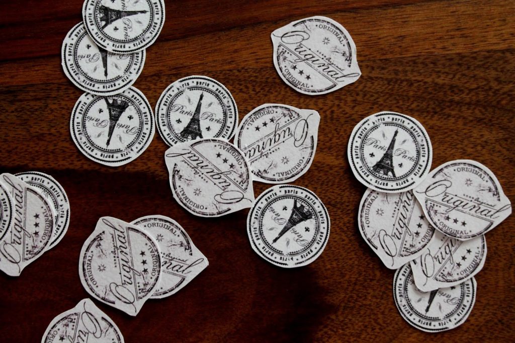 DIY, Basteln: Kleiderbügel mit Decal Folie, Transfertechnik aufhübschen, Wohndekoration - DIYCarinchen