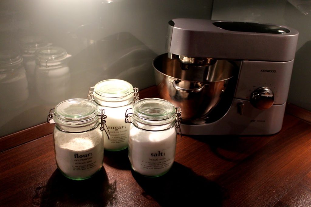 DIY, Basteln: Zucker, Mehl, Salzdosen mit Decal Folie beschriften in Geschenke aus der Küche und Geschenkideen - DIYCarinchen