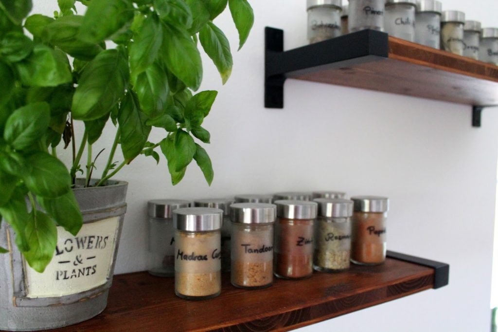 DIY, Basteln: Regal im Industrial Look, Ikea Hack in Möbel und Wohndekoration - DIYCarinchen DIY, Basteln: Regal im Industrial Look, Ikea Hack in Möbel und Wohndekoration - DIYCarinchen