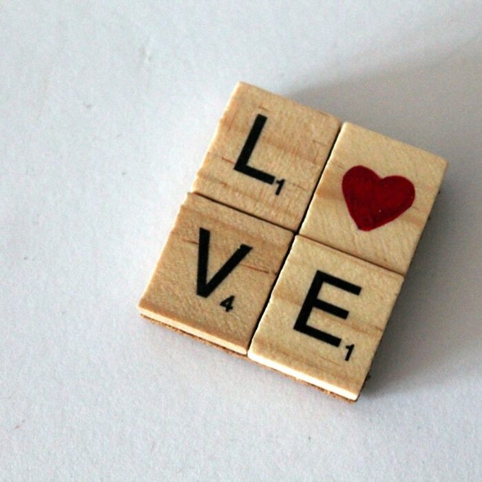 DIY LOVE Magnet Herz aus Scrabble Buchstaben einfach selber machen