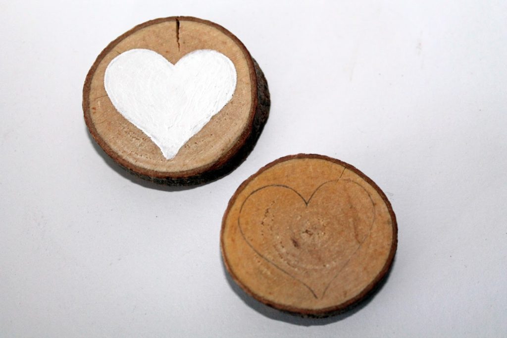 DIY, Basteln: Astscheiben Stern und Herz als Christbaumanhänger oder Geschenkanhänger in Weihnachtsdekoration, Wohndekoration und Geschenkideen - DIYCarinchen DIY, Basteln: Astscheiben Stern und Herz als Christbaumanhänger oder Geschenkanhänger in Weihnachtsdekoration, Wohndekoration und Geschenkideen - DIYCarinchen