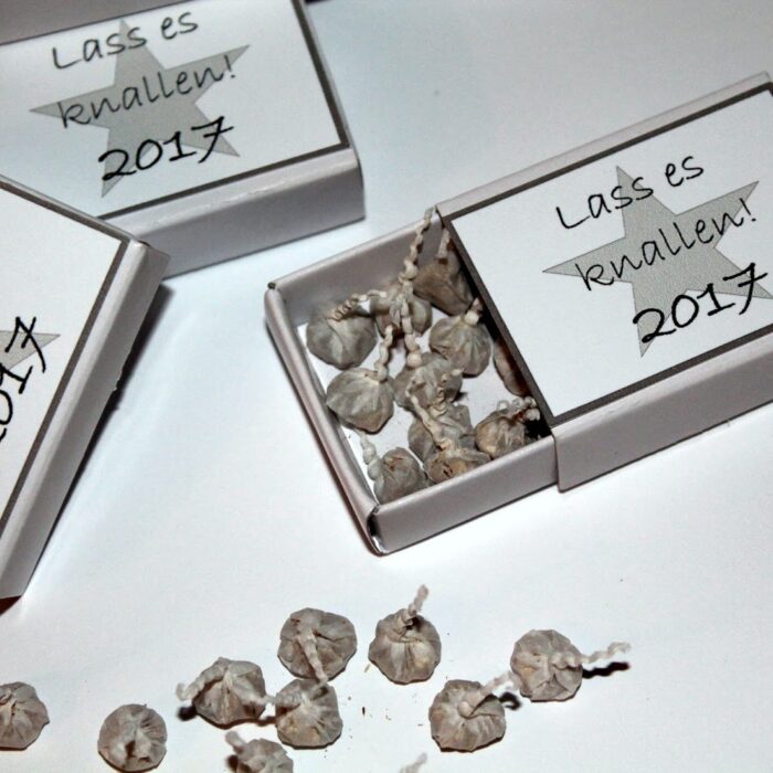 DIY Silvestergeschenk: Lass es knallen! 2017 + Free Printable