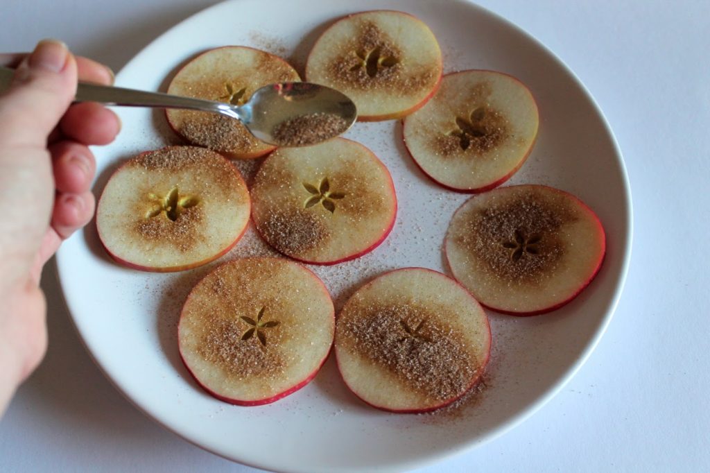 DIY, Basteln: Apfel-Zimt-Chips in Geschenke aus der Küche und Geschenkideen - DIYCarinchen DIY, Basteln: Apfel-Zimt-Chips in Geschenke aus der Küche und Geschenkideen - DIYCarinchen
