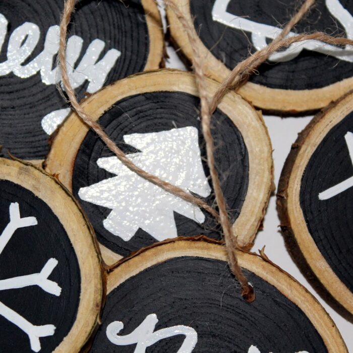 DIY Tafellack Astscheiben als Weihnachtsanhänger oder Christbaumanhänger einfach selber machen