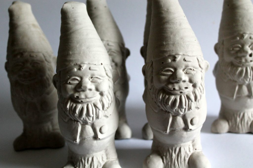 Beton, Gips Gartenzwerg DIY, Basteln: Gips / Beton Gartenzwerg in Gartendeko - DIYCarinchen