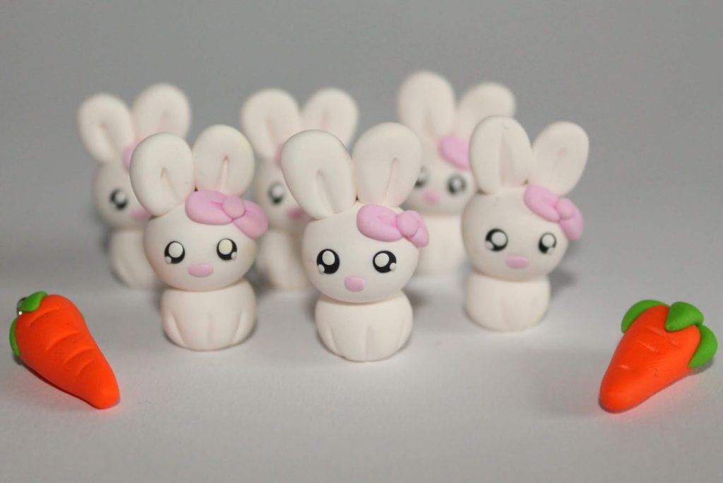 DIY Fimo Häschen mit Karotte ganz einfach selber machen inkl. Anleitung und Verarbeitungstipps DIY Fimo Häschen mit Karotte ganz einfach selber machen inkl. Anleitung und Verarbeitungstipps