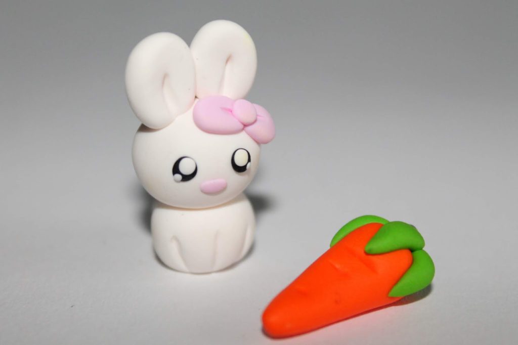DIY Fimo Häschen mit Karotte ganz einfach selber machen inkl. Anleitung und Verarbeitungstipps DIY Fimo Häschen mit Karotte ganz einfach selber machen inkl. Anleitung und Verarbeitungstipps