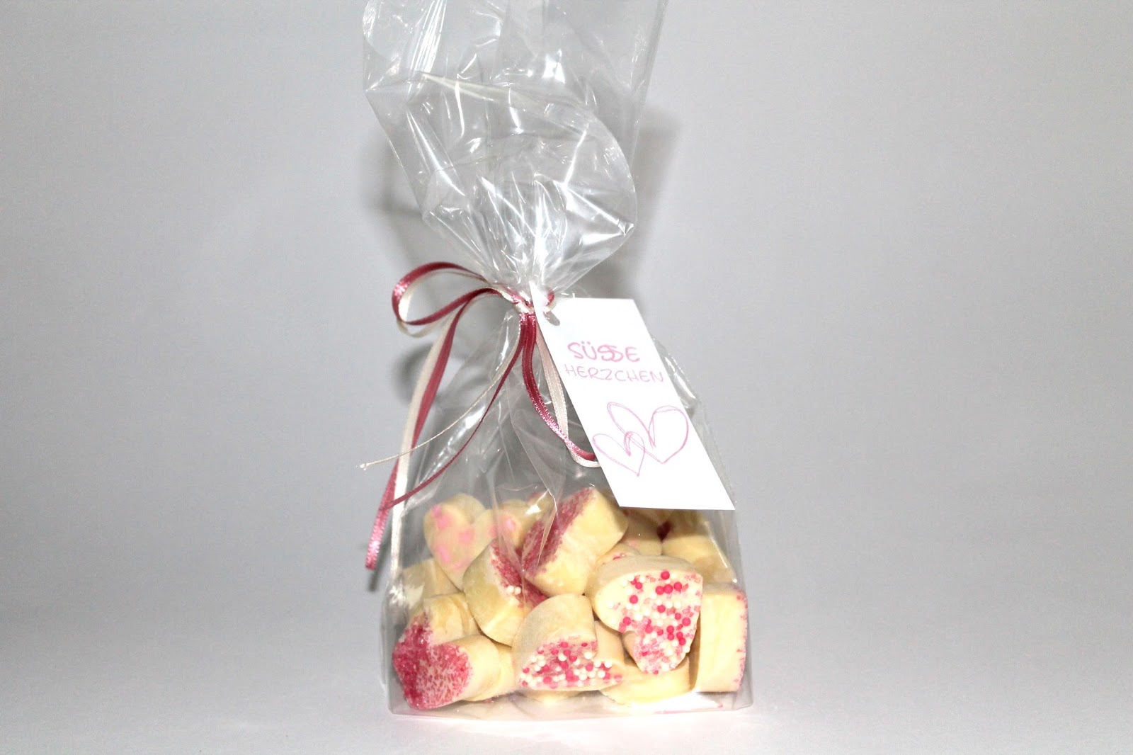 DIY süße Schokoherzen einfach selber machen - einfaches Rezept zum Valentinstag