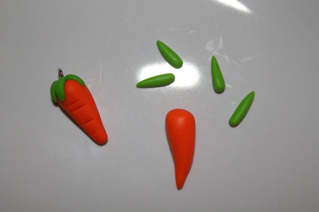 DIY, Basteln: Fimo / Polymer Clay Hase mit Karotte in Schlüsselanhänger und Kettenanhänger, Ostergeschenke - DIYCarinchen DIY, Basteln: Fimo / Polymer Clay Hase mit Karotte in Schlüsselanhänger und Kettenanhänger, Ostergeschenke - DIYCarinchen