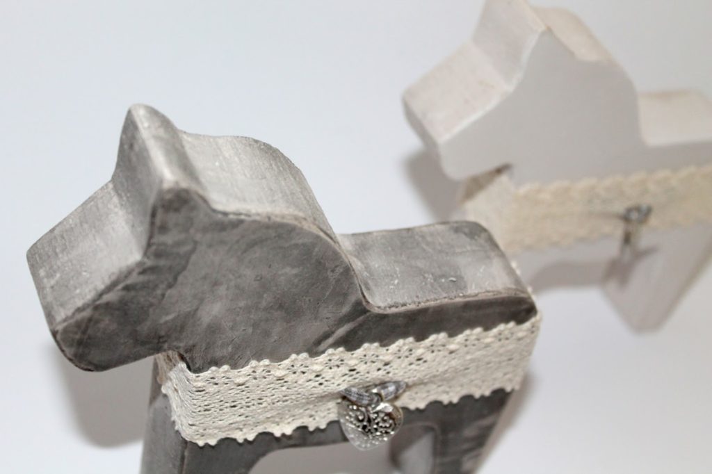 DIY, Basteln: Gips / Beton Dalapferde als Dekoration, Garten und Geschenkidee - DIYCarinchen DIY, Basteln: Gips / Beton Dalapferde als Dekoration, Garten und Geschenkidee - DIYCarinchen