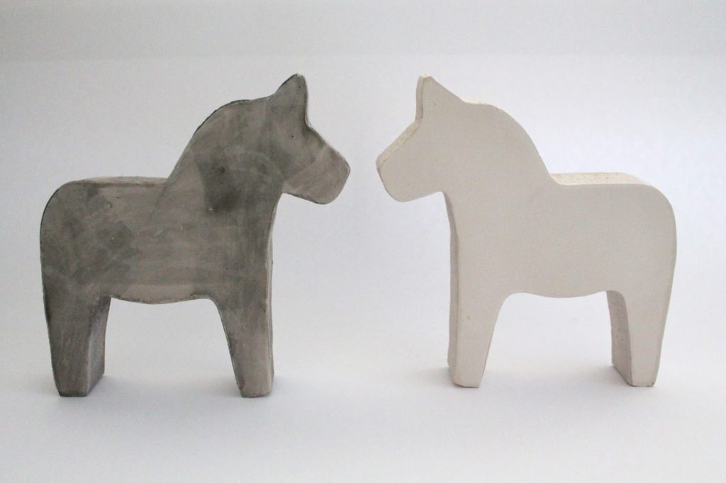 DIY, Basteln: Gips / Beton Dalapferde als Dekoration, Garten und Geschenkidee - DIYCarinchen DIY, Basteln: Gips / Beton Dalapferde als Dekoration, Garten und Geschenkidee - DIYCarinchen