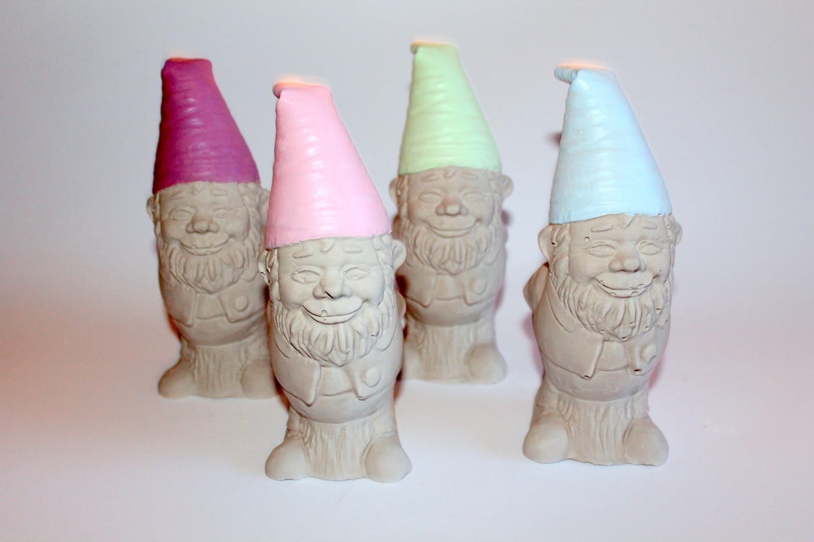 DIY Gips Gartenzwerge bunt einfach selber machen