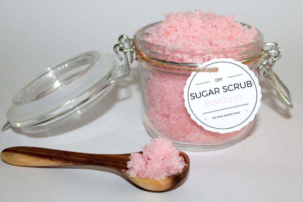 DIY, Basteln: Sugar Scrub / Zuckerpeeling Bonbon in Kosmetik als Geschenkidee und Wohndekoration - DIYCarinchen DIY, Basteln: Sugar Scrub / Zuckerpeeling Bonbon in Kosmetik als Geschenkidee und Wohndekoration - DIYCarinchen