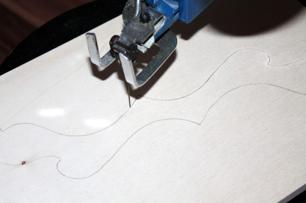 DIY, Basteln: Laubsägearbeit viktorianisches Regal aus Holz als Geschenkidee und Wohndekoration - DIYCarinchen DIY, Basteln: Laubsägearbeit viktorianisches Regal aus Holz als Geschenkidee und Wohndekoration - DIYCarinchen