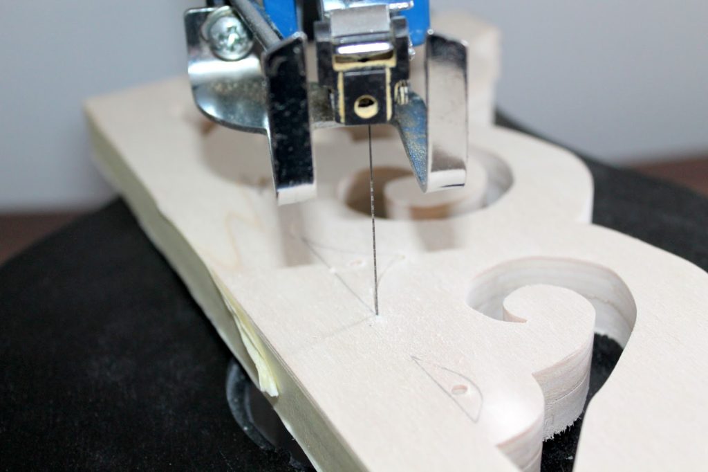 DIY, Basteln: Laubsägearbeit viktorianisches Regal aus Holz als Geschenkidee und Wohndekoration - DIYCarinchen DIY, Basteln: Laubsägearbeit viktorianisches Regal aus Holz als Geschenkidee und Wohndekoration - DIYCarinchen