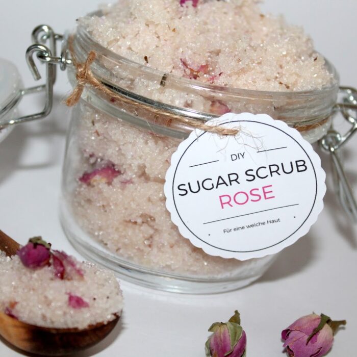 DIY Sugar Scrub / Zuckerpeeling Rose ganz einfach selber machen + Free Printable - perfekt auch als Geschenk