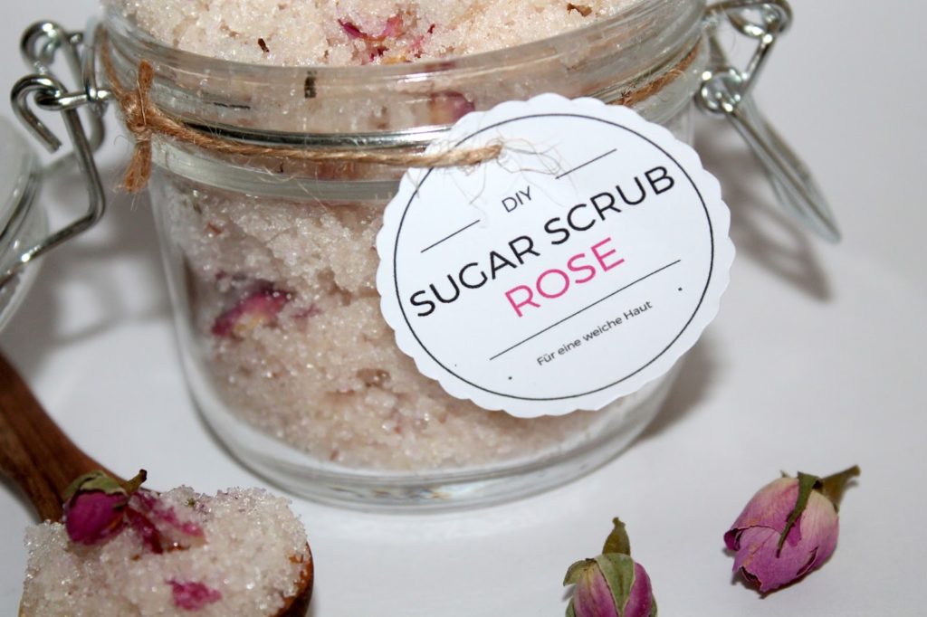 DIY, Basteln: Sugar Scrub / Zuckerpeeling Rose in Kosmetik als Geschenkidee und Wohndekoration - DIYCarinchen DIY, Basteln: Sugar Scrub / Zuckerpeeling Rose in Kosmetik als Geschenkidee und Wohndekoration - DIYCarinchen
