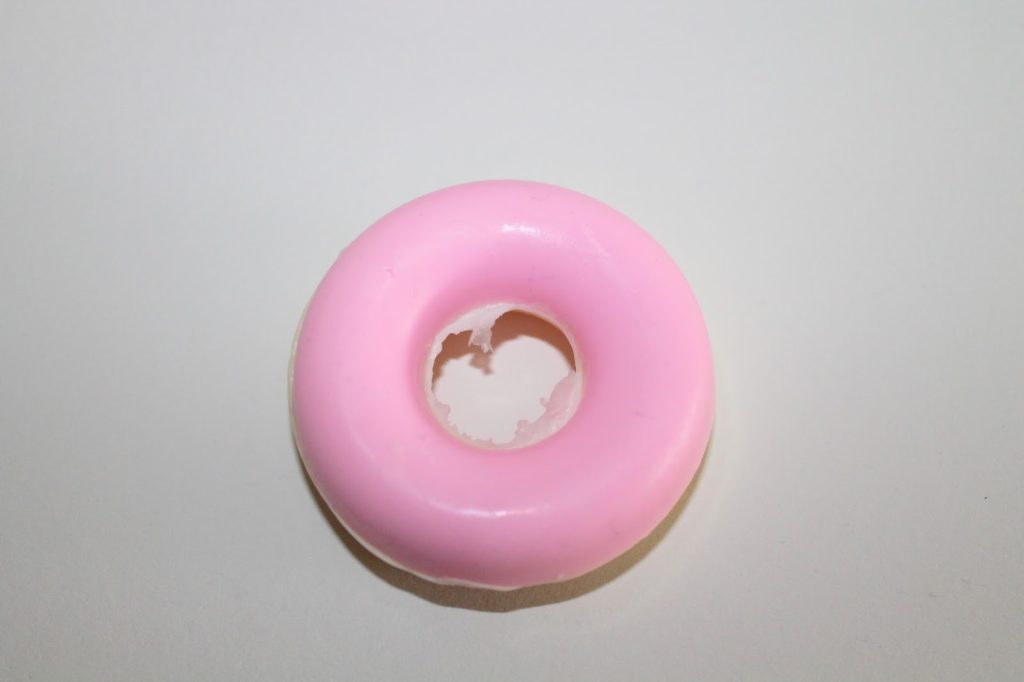 DIY, Basteln: Donut Seite mit rosa und blauem Guss als Geschenkidee, Kosmetik, Beauty und Wohndekoration - DIYCarinchen DIY, Basteln: Donut Seite mit rosa und blauem Guss als Geschenkidee, Kosmetik, Beauty und Wohndekoration - DIYCarinchen