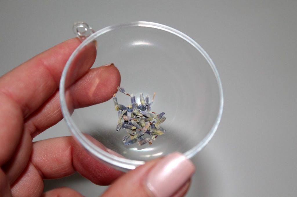 DIY, Basteln: Badebomben / Badekugeln Lavendel in Kosmetik als Geschenkidee und Wohndekoration - DIYCarinchen DIY, Basteln: Badebomben / Badekugeln Lavendel in Kosmetik als Geschenkidee und Wohndekoration - DIYCarinchen