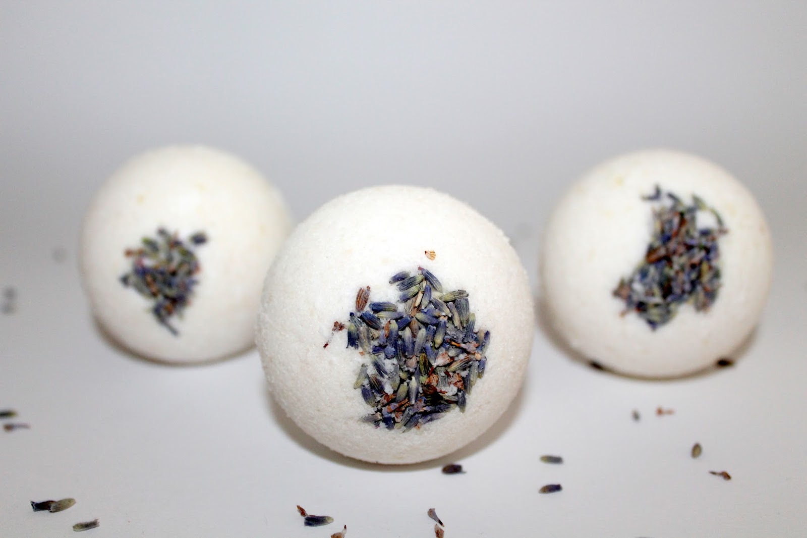 DIY Badekugeln / Badebomben Lavendelblüten einfach selber machen