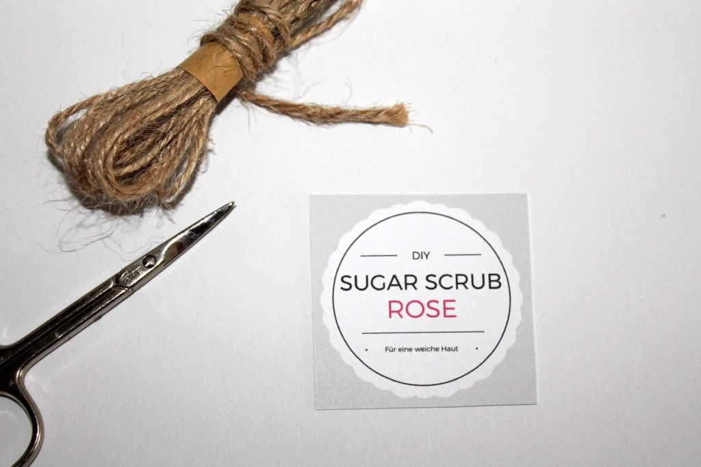 DIY, Basteln: Sugar Scrub / Zuckerpeeling Rose in Kosmetik als Geschenkidee und Wohndekoration - DIYCarinchen DIY, Basteln: Sugar Scrub / Zuckerpeeling Rose in Kosmetik als Geschenkidee und Wohndekoration - DIYCarinchen