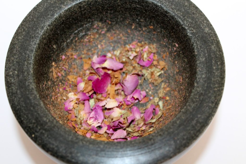 DIY, Basteln: Sugar Scrub / Zuckerpeeling Rose in Kosmetik als Geschenkidee und Wohndekoration - DIYCarinchen DIY, Basteln: Sugar Scrub / Zuckerpeeling Rose in Kosmetik als Geschenkidee und Wohndekoration - DIYCarinchen