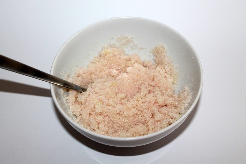 DIY, Basteln: Sugar Scrub / Zuckerpeeling Lavendel in Kosmetik als Geschenkidee und Wohndekoration - DIYCarinchen DIY, Basteln: Sugar Scrub / Zuckerpeeling Lavendel in Kosmetik als Geschenkidee und Wohndekoration - DIYCarinchen