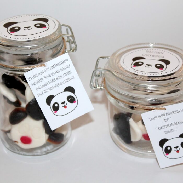 Selbstgemachte Geschenke sind doch die Schönsten! DIY Geschenke aus dem Glas Pandabären {mit gratis Printable}