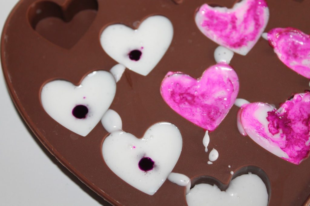 DIY, Basteln: marmorierte Seifenherzen in pink als Geschenkidee, Kosmetik, Beauty und Wohndekoration - DIYCarinchen DIY, Basteln: marmorierte Seifenherzen in pink als Geschenkidee, Kosmetik, Beauty und Wohndekoration - DIYCarinchen