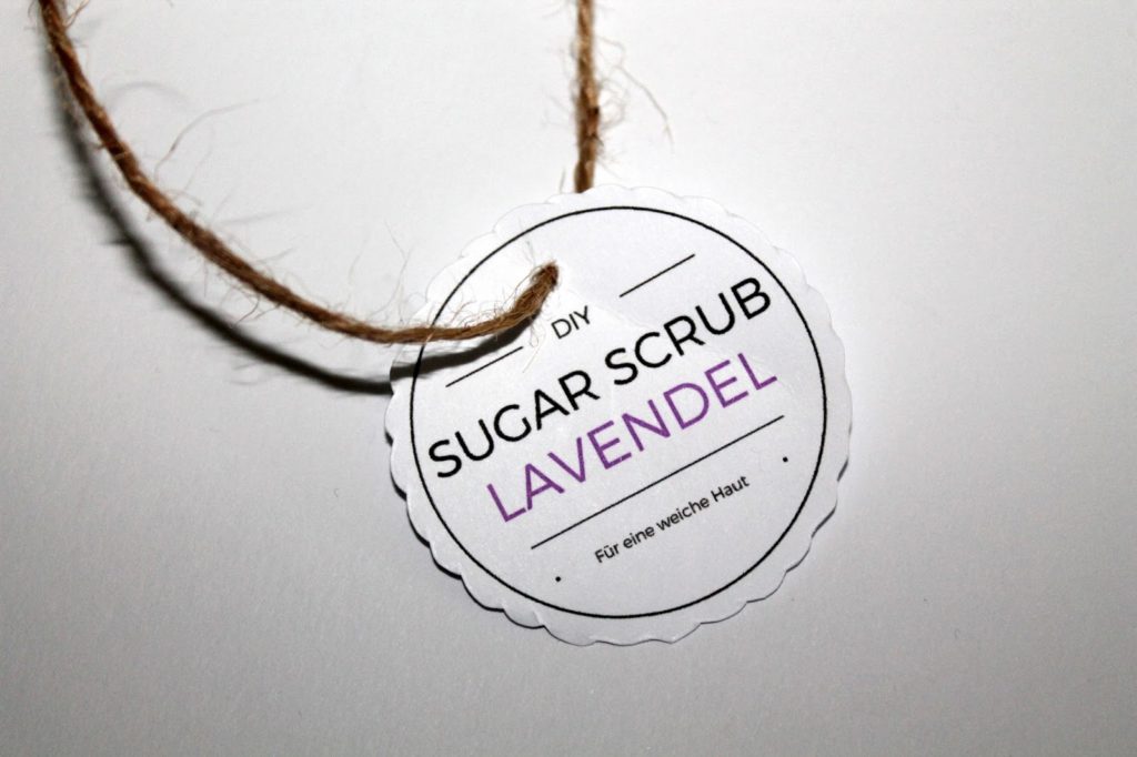 DIY, Basteln: Sugar Scrub / Zuckerpeeling Lavendel in Kosmetik als Geschenkidee und Wohndekoration - DIYCarinchen DIY, Basteln: Sugar Scrub / Zuckerpeeling Lavendel in Kosmetik als Geschenkidee und Wohndekoration - DIYCarinchen