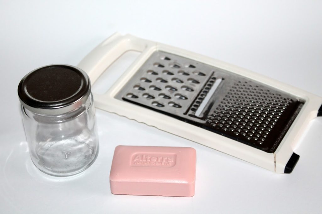 DIY, Basteln: Einmachglas Rosenblütenblätter + Free Printable in Geschenke aus dem Glas, Mitbringsel und Geschenkideen - DIYCarinchen DIY, Basteln: Einmachglas Rosenblütenblätter + Free Printable in Geschenke aus dem Glas, Mitbringsel und Geschenkideen - DIYCarinchen