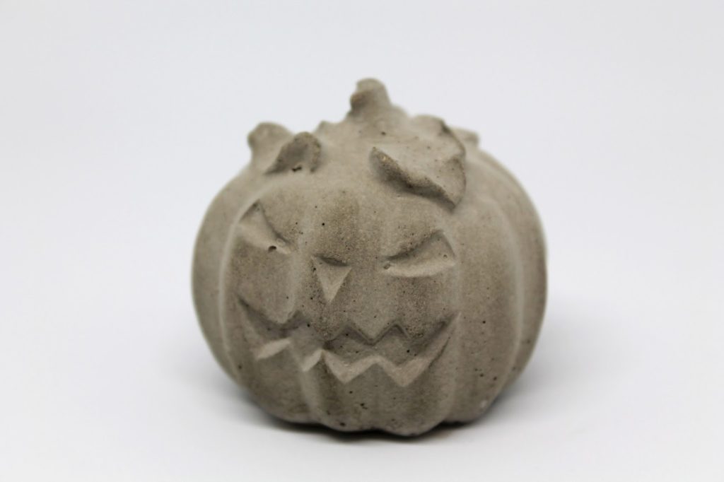 DIY, Basteln: Gips / Beton Igel als Dekoration, Herbstdekoration, Gartendekoration - DIYCarinchen DIY, Basteln: Gips / Beton Igel als Dekoration, Herbstdekoration, Gartendekoration - DIYCarinchen