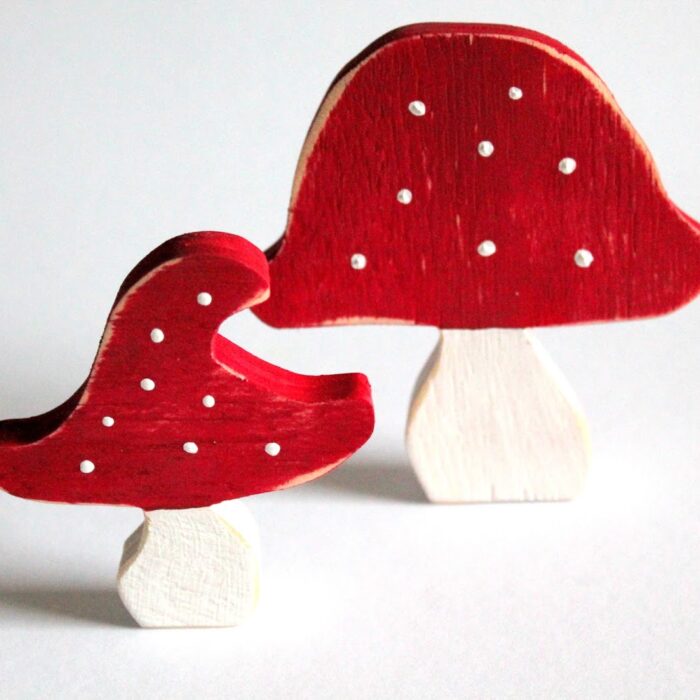 DIY Fliegenpilze: Dekoration aus Holz mit dieser Anleitung selber machen!