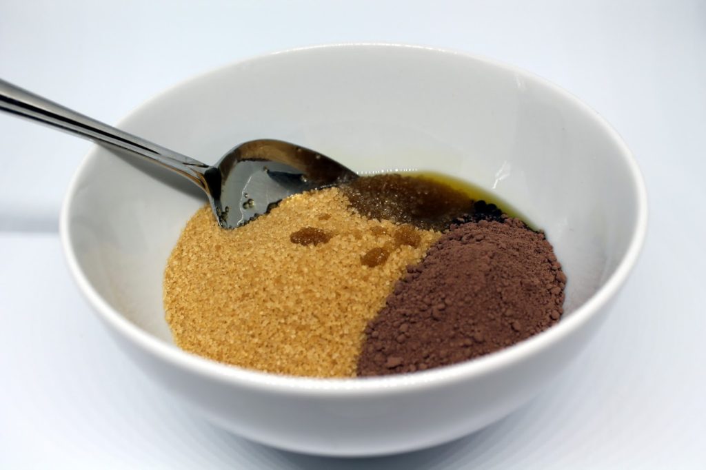 DIY, Basteln: Sugar Scrub / Zuckerpeeling Schoko in Kosmetik als Geschenkidee und Weihnachtsgeschenke - DIYCarinchen DIY, Basteln: Sugar Scrub / Zuckerpeeling Schoko in Kosmetik als Geschenkidee und Weihnachtsgeschenke - DIYCarinchen