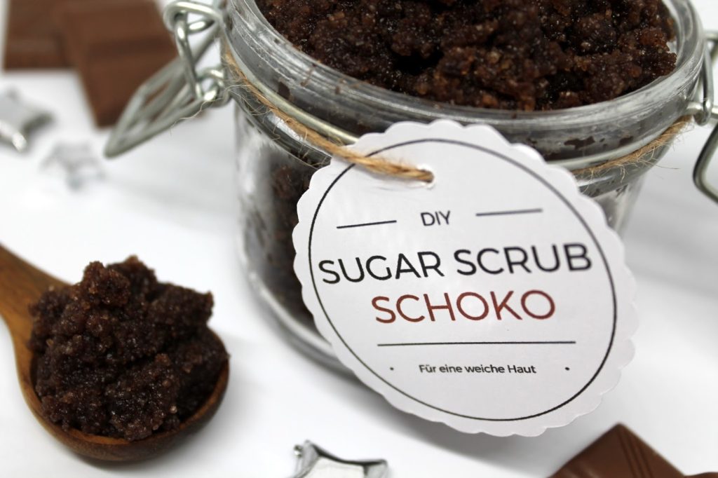 DIY, Basteln: Sugar Scrub / Zuckerpeeling Schoko in Kosmetik als Geschenkidee und Weihnachtsgeschenke - DIYCarinchen DIY, Basteln: Sugar Scrub / Zuckerpeeling Schoko in Kosmetik als Geschenkidee und Weihnachtsgeschenke - DIYCarinchen