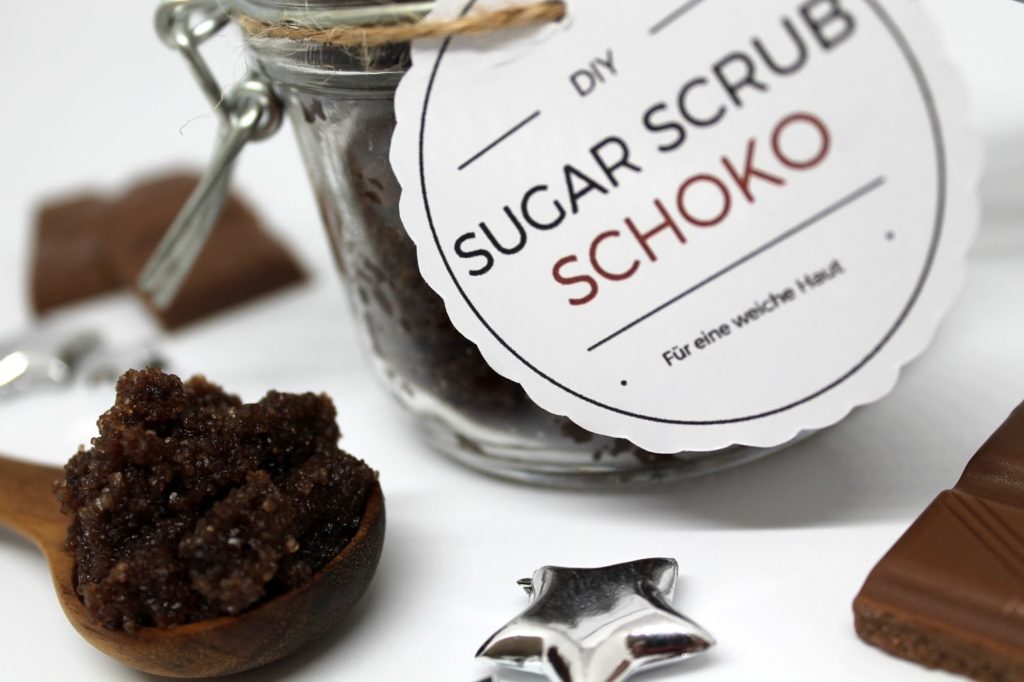 DIY, Basteln: Sugar Scrub / Zuckerpeeling Schoko in Kosmetik als Geschenkidee und Weihnachtsgeschenke - DIYCarinchen DIY, Basteln: Sugar Scrub / Zuckerpeeling Schoko in Kosmetik als Geschenkidee und Weihnachtsgeschenke - DIYCarinchen