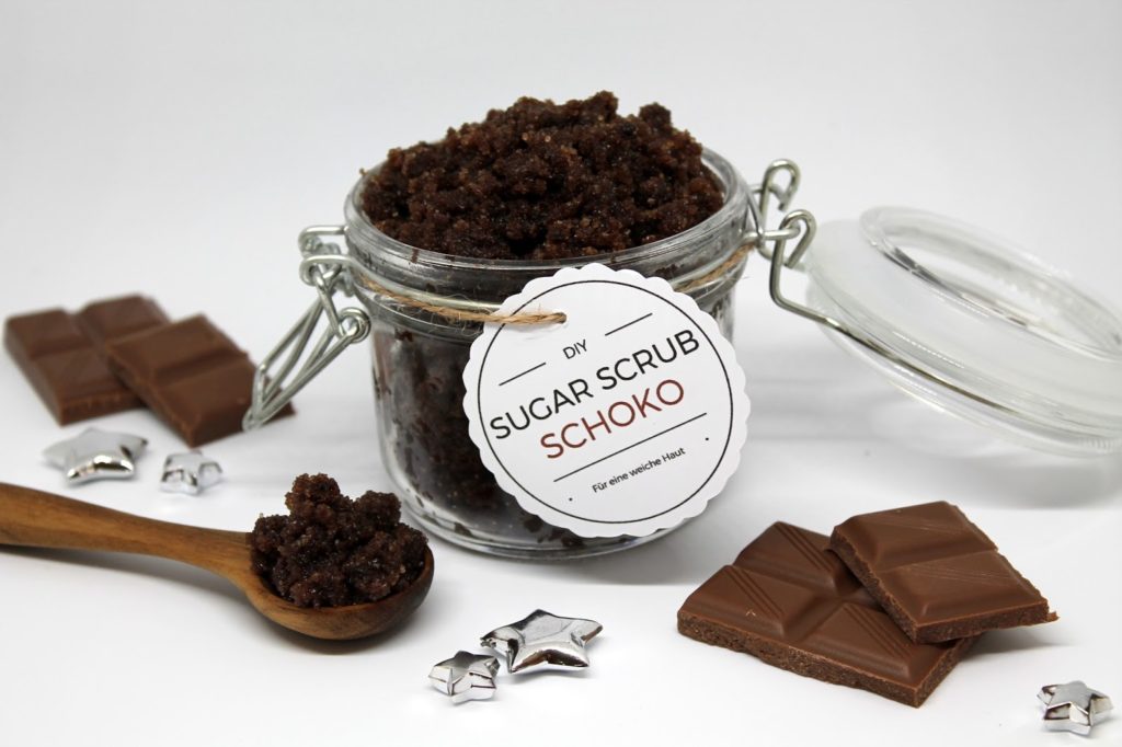 DIY, Basteln: Sugar Scrub / Zuckerpeeling Schoko in Kosmetik als Geschenkidee und Weihnachtsgeschenke - DIYCarinchen DIY, Basteln: Sugar Scrub / Zuckerpeeling Schoko in Kosmetik als Geschenkidee und Weihnachtsgeschenke - DIYCarinchen