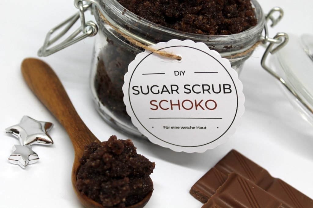 DIY, Basteln: Sugar Scrub / Zuckerpeeling Schoko in Kosmetik als Geschenkidee und Weihnachtsgeschenke - DIYCarinchen DIY, Basteln: Sugar Scrub / Zuckerpeeling Schoko in Kosmetik als Geschenkidee und Weihnachtsgeschenke - DIYCarinchen
