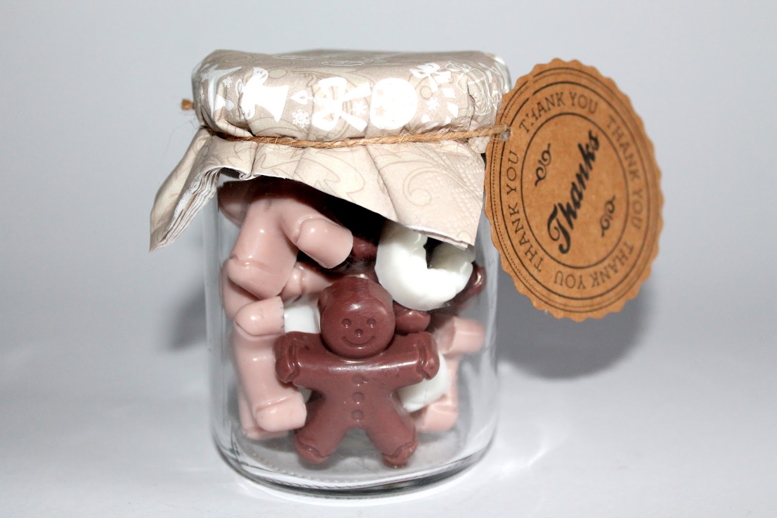 Total süßes DIY: Coole Seife Lebkuchenmänner und Zuckerstangen selber gießen