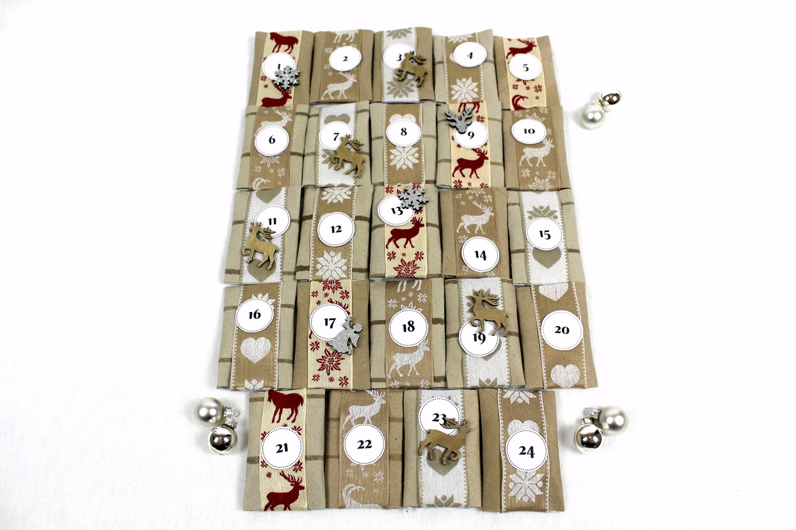 DIY Adventskalender aus Klopapierrollen {mit gratis Printable} / Geniale Bastelidee