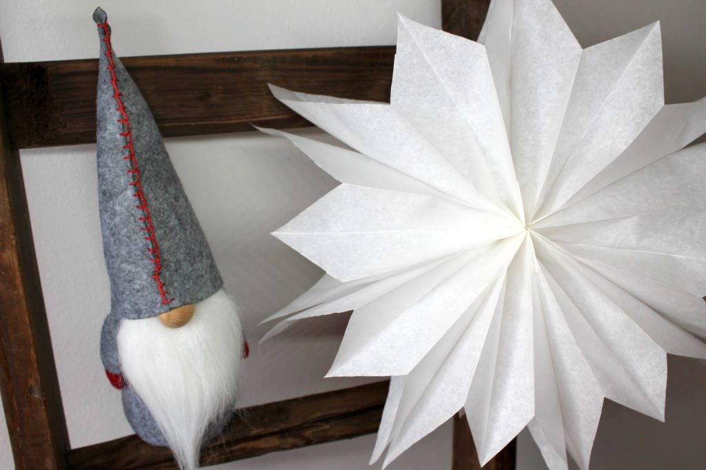 DIY, Basteln: Brottütensterne / Weihnachtssterne in Winterdekoration, Weihnachtsdekoration, Weihnachtsgeschenk und Geschenkideen - DIYCarinchen DIY, Basteln: Brottütensterne / Weihnachtssterne in Winterdekoration, Weihnachtsdekoration, Weihnachtsgeschenk und Geschenkideen - DIYCarinchen