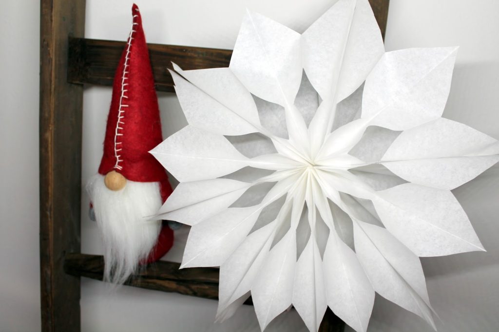 DIY, Basteln: Brottütensterne / Weihnachtssterne in Winterdekoration, Weihnachtsdekoration, Weihnachtsgeschenk und Geschenkideen - DIYCarinchen DIY, Basteln: Brottütensterne / Weihnachtssterne in Winterdekoration, Weihnachtsdekoration, Weihnachtsgeschenk und Geschenkideen - DIYCarinchen