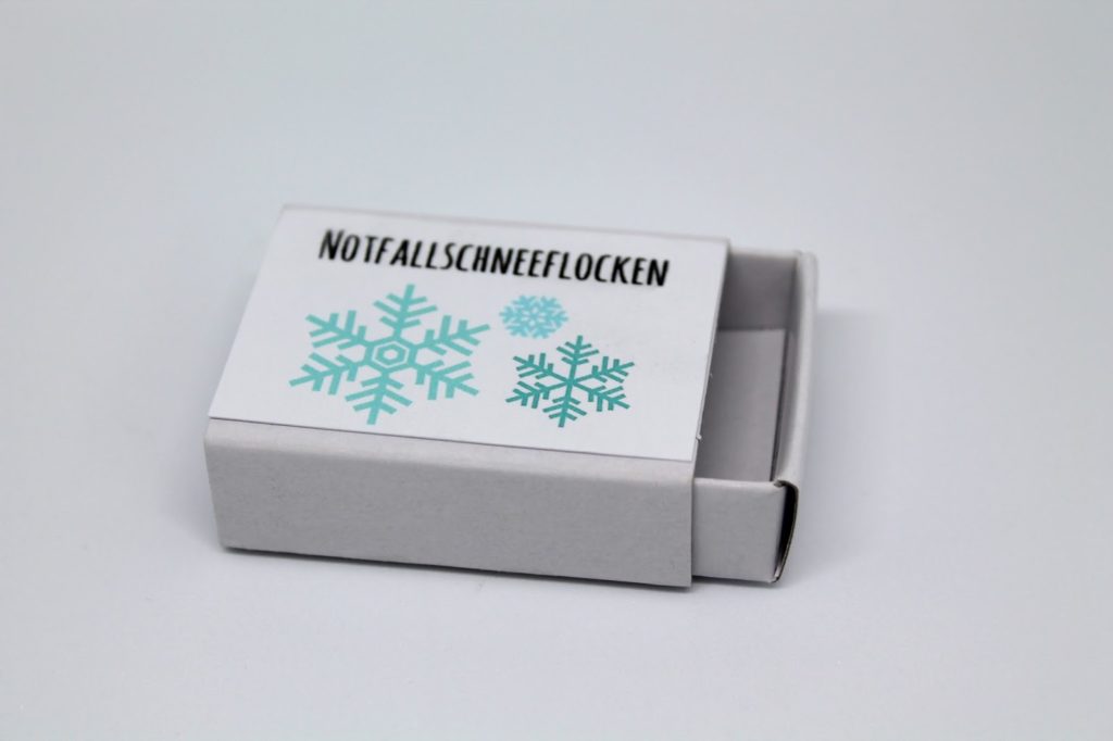DIY, Basteln: Notfallschneeflocken in Weihnachtsgeschenke, Weihnachtsdekoration, Geschenkidee - DIYCarinchen DIY, Basteln: Notfallschneeflocken in Weihnachtsgeschenke, Weihnachtsdekoration, Geschenkidee - DIYCarinchen