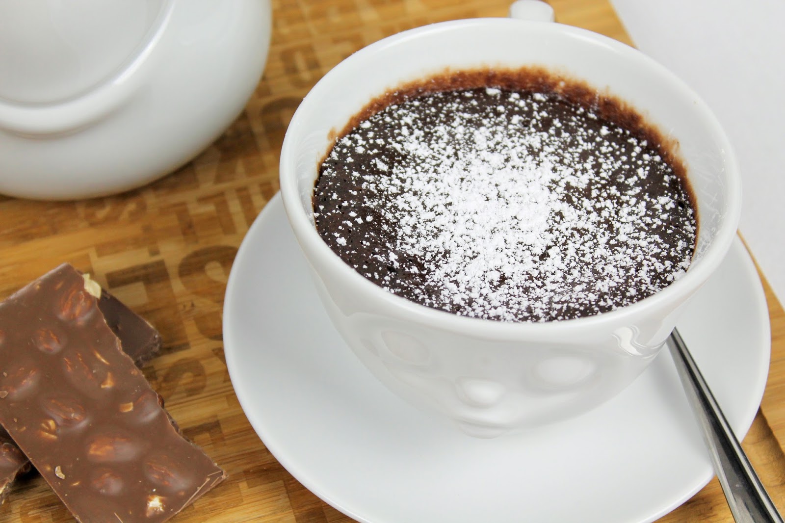 Superleckere und süße Tassenkuchen Schokobrownies für die Mikrowelle mit flüssigen Schokokern in nur 5 Minuten selbermachen!