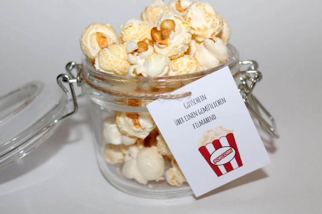 DIY, Basteln: Geschenke aus dem Glas Kinogutschein Popcorn in Adventskalender, Mitbringsel, Geldgeschenke und Geschenkideen - DIYCarinchen DIY, Basteln: Geschenke aus dem Glas Kinogutschein Popcorn in Adventskalender, Mitbringsel, Geldgeschenke und Geschenkideen - DIYCarinchen