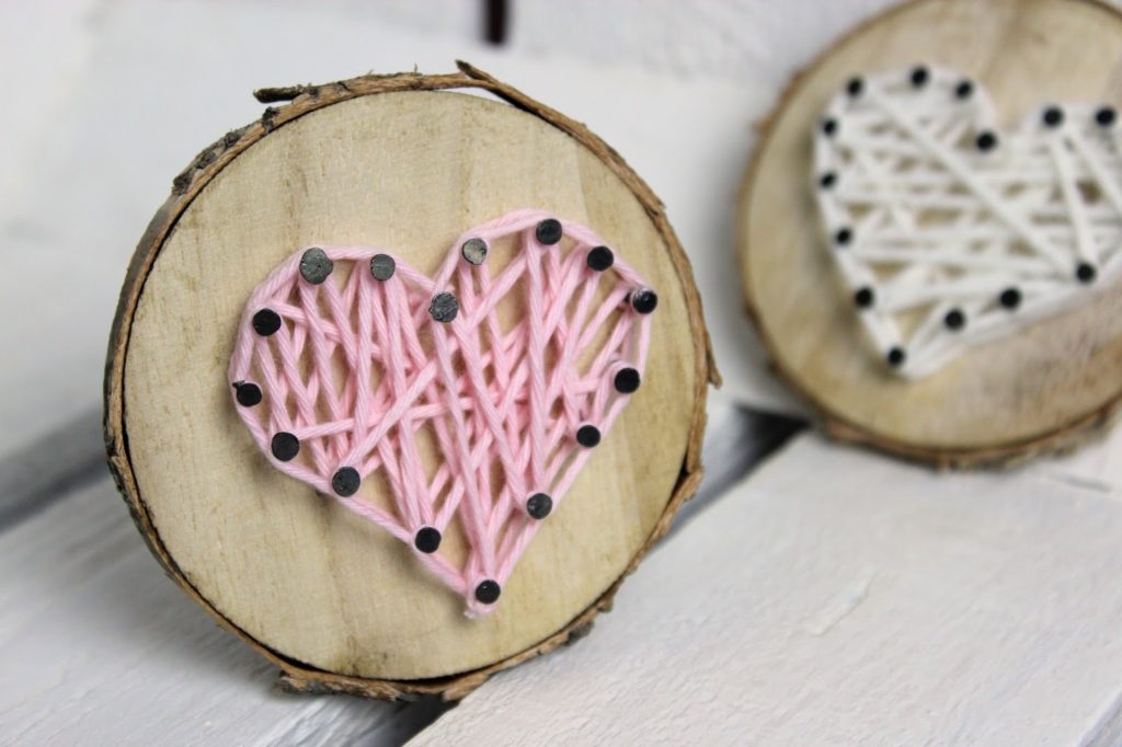 DIY, Basteln: Geschenk zum Valentinstag Baumscheibe mit Wollherz, Geschenke und Geschenkideen - DIYCarinchen DIY, Basteln: Geschenk zum Valentinstag Baumscheibe mit Wollherz, Geschenke und Geschenkideen - DIYCarinchen