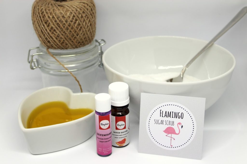 DIY, Basteln: Sugar Scrub / Zuckerpeeling Flamingo in Kosmetik als Geschenkidee und Mitbringsel - DIYCarinchen DIY, Basteln: Sugar Scrub / Zuckerpeeling Flamingo in Kosmetik als Geschenkidee und Mitbringsel - DIYCarinchen