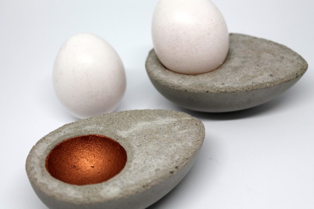 DIY Beton Eierbecher in Eierform ganz einfach selber machen! Mit dieser Anleitung klappt es auf jeden Fall! DIY Beton Eierbecher in Eierform ganz einfach selber machen! Mit dieser Anleitung klappt es auf jeden Fall!