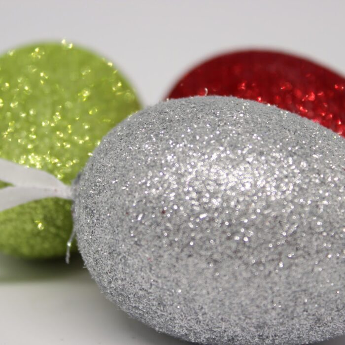 DIY Glitzer Ostereier super schnell selber machen + Videoanleitung – geniale Osterdekoration