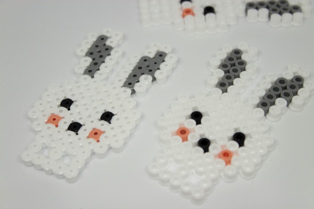DIY Hasen aus Hama Bügelperlen selber machen - die perfekte Geschenkidee zu Ostern DIY Hasen aus Hama Bügelperlen selber machen - die perfekte Geschenkidee zu Ostern